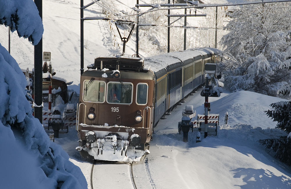 BLS Re 4/4 bei Därstetten