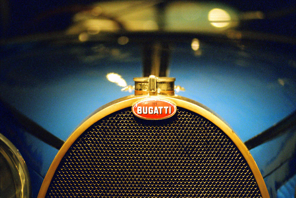 Blu Bugatti