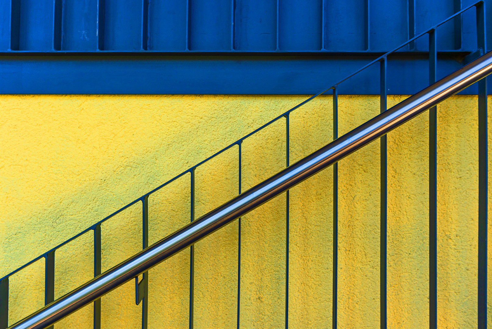 Blue against Yellow - Concrete City V