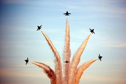 Blue Angels Flight Demonstration Team "Bomb Burst"