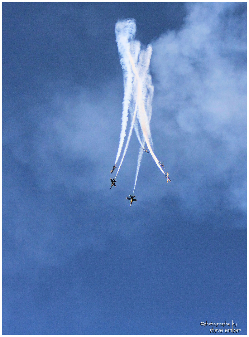 Blue Angels - No. 2 - Diving Hornets