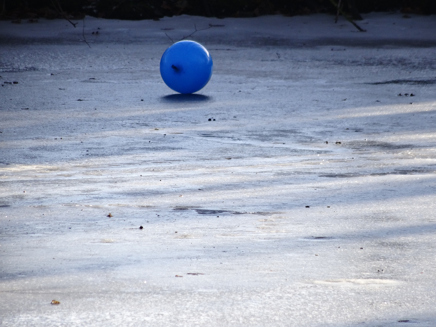 blue balloon