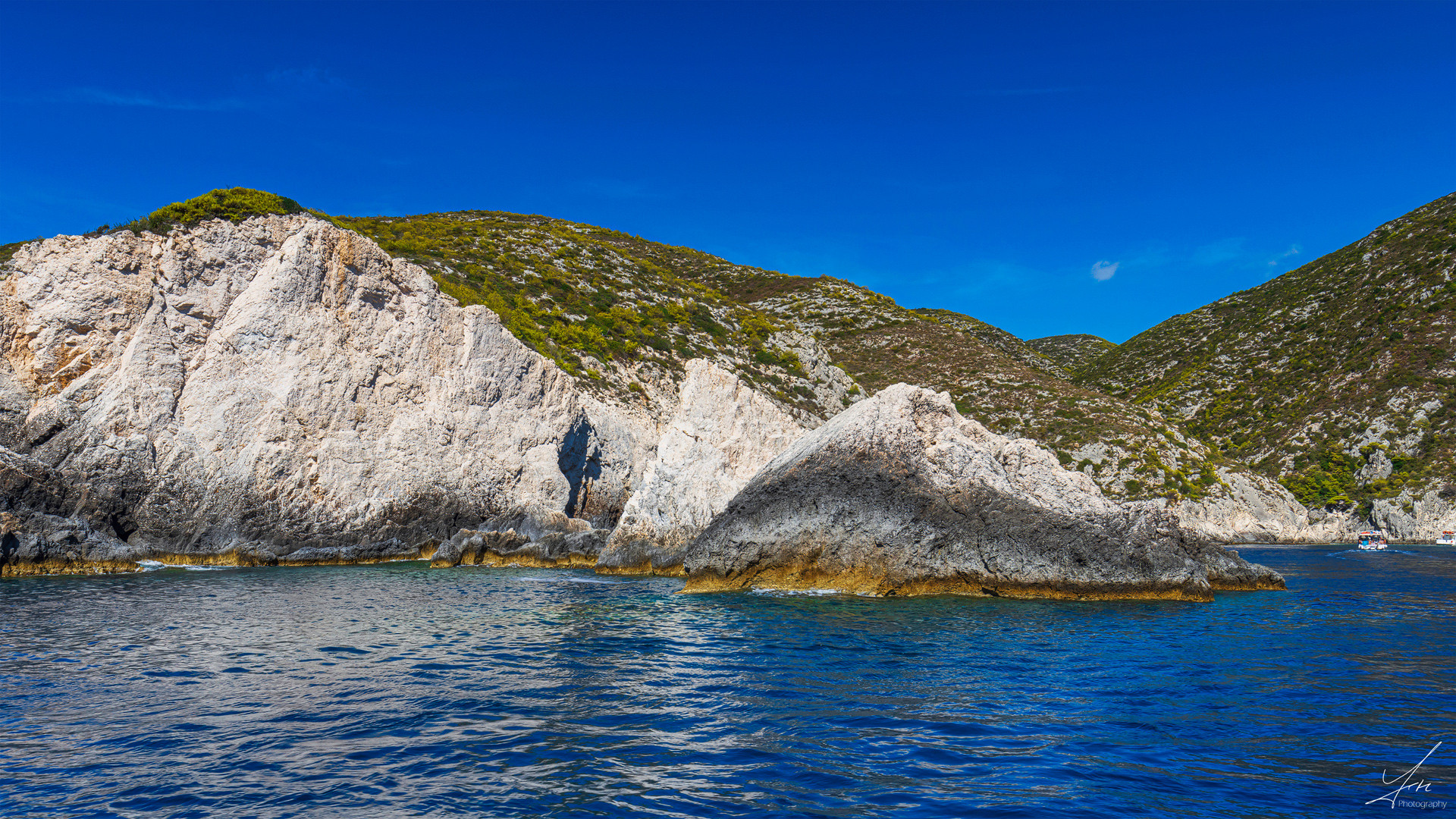 Blue Caves bei Porto Vromi