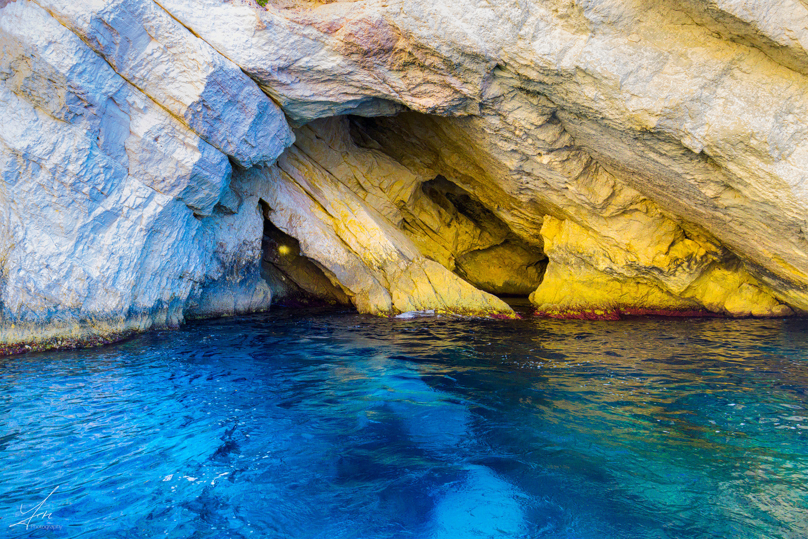 Blue Caves bei Porto Vromi
