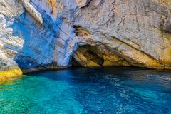 Blue Caves bei Porto Vromi