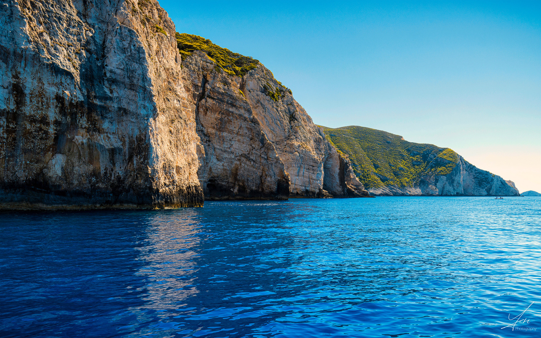 Blue Caves bei Porto Vromi