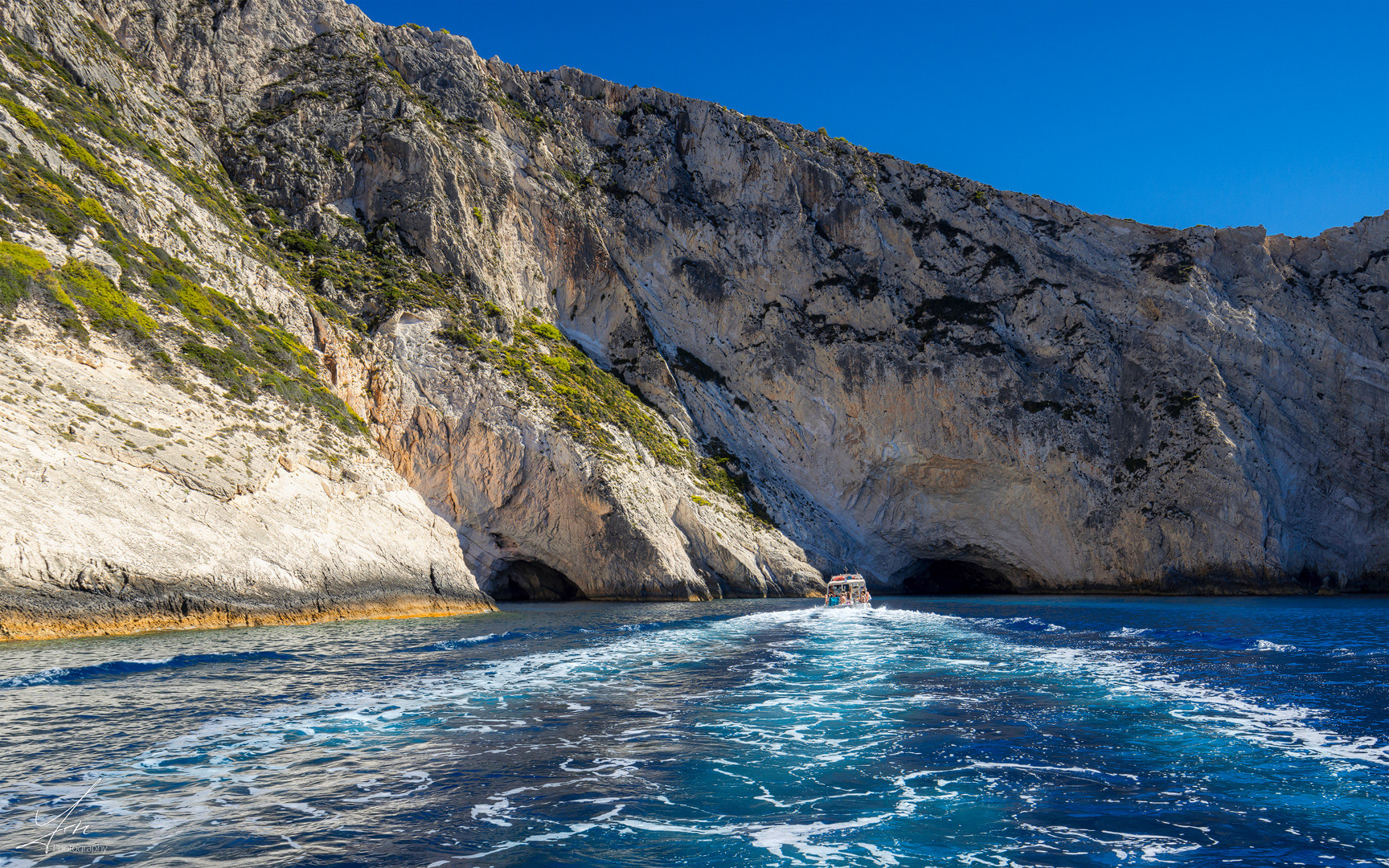 Blue Caves bei Porto Vromi