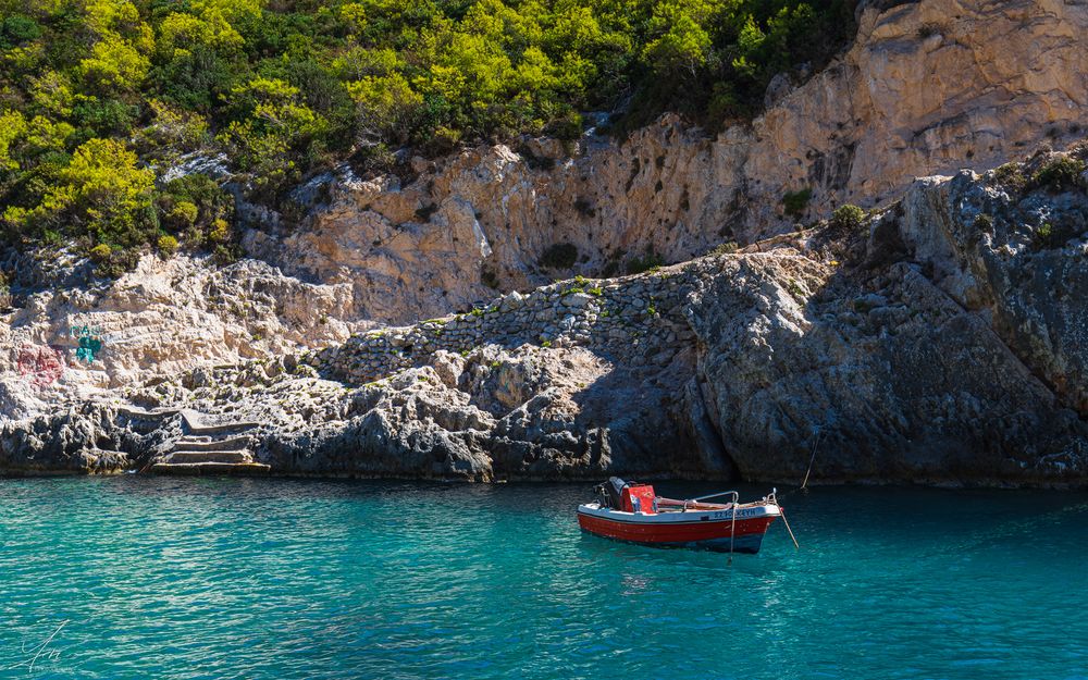 Blue Caves bei Porto Vromi