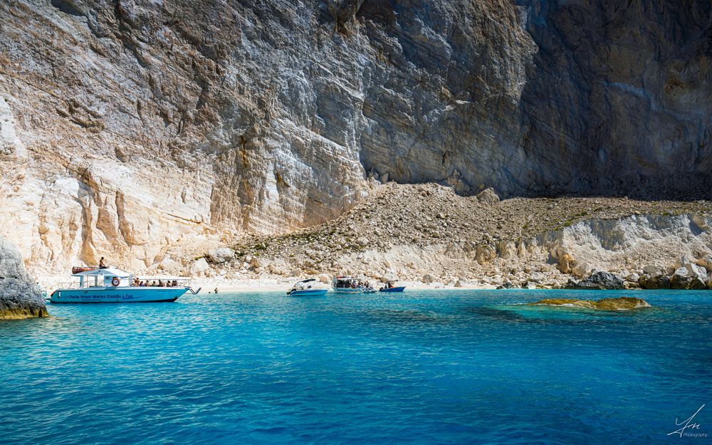 Blue Caves bei Porto Vromi