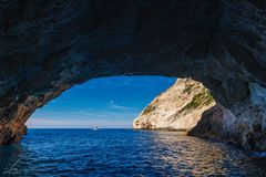 Blue Caves bei Porto Vromi