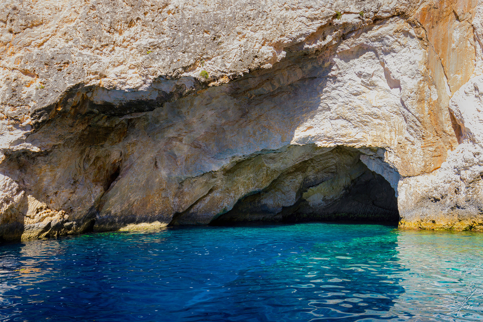 Blue Caves bei Porto Vromi