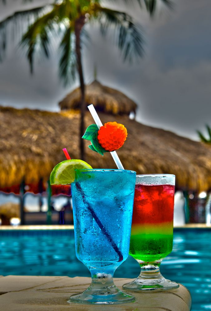 Blue Curacao Drinks in HDR-Tonung
