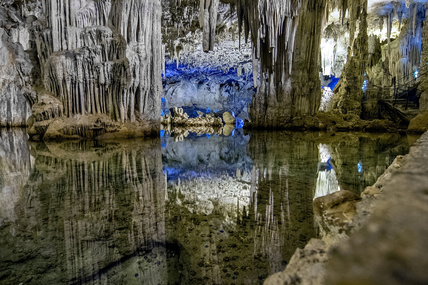 blue daylight meets the cave 