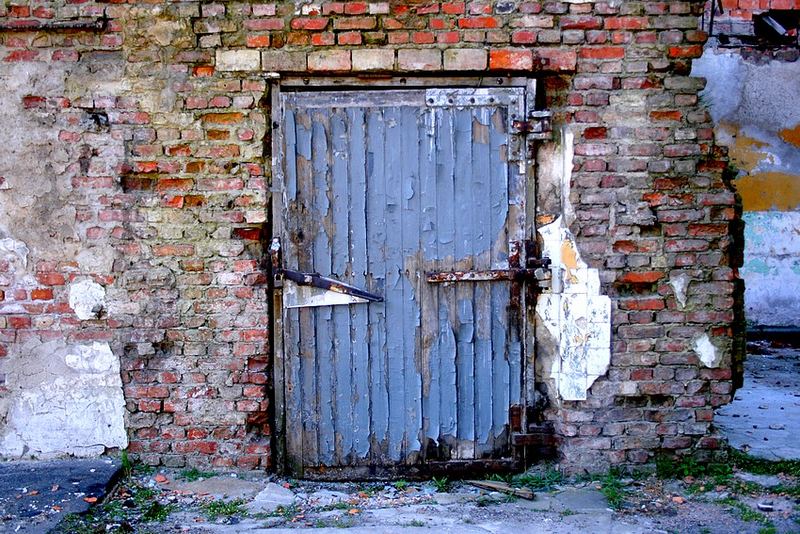 blue door