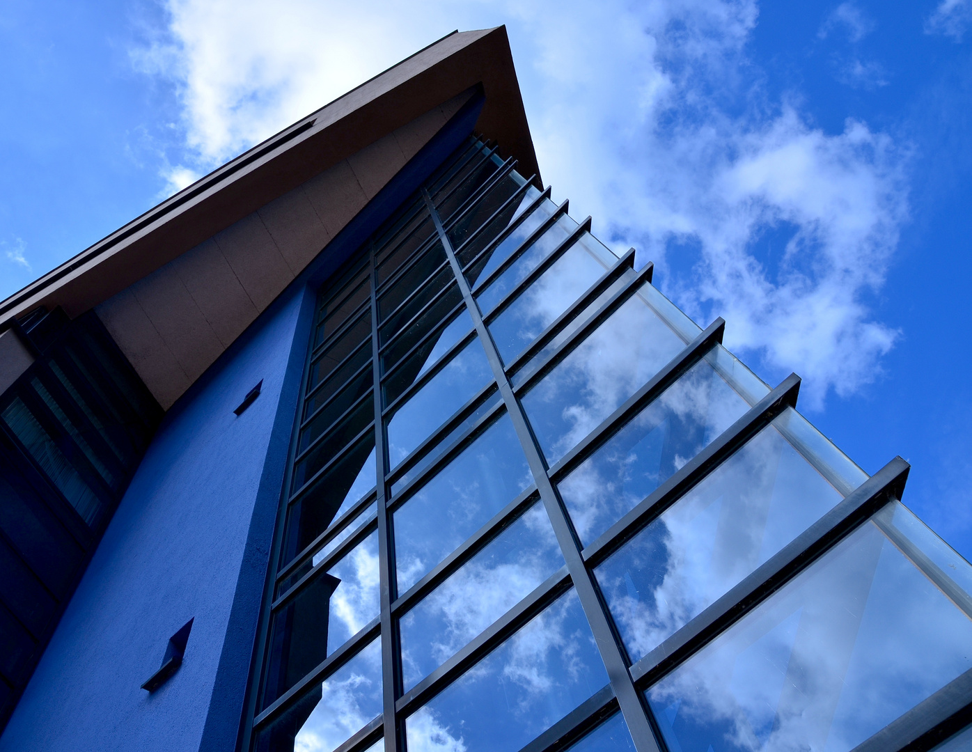 Blue edge Foto & Bild architektur, fassaden, architektonische details