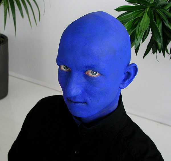 blue face man...