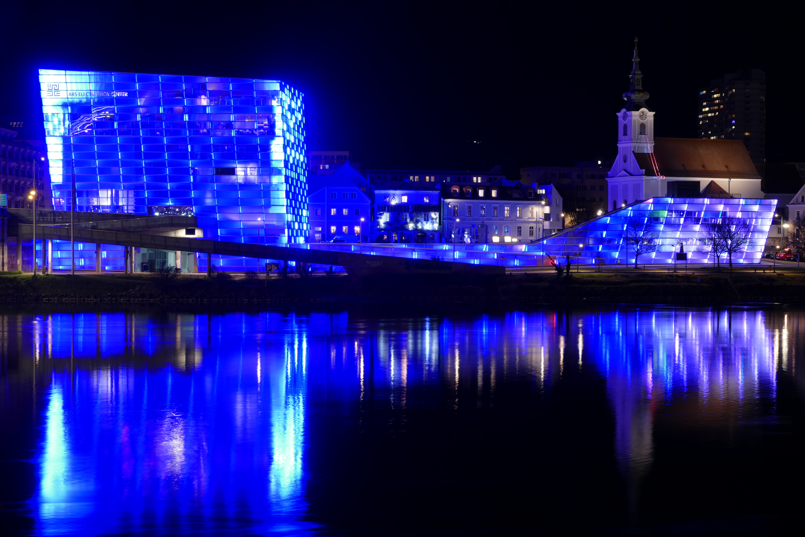 Blue Glowing - Ars Electronica Center