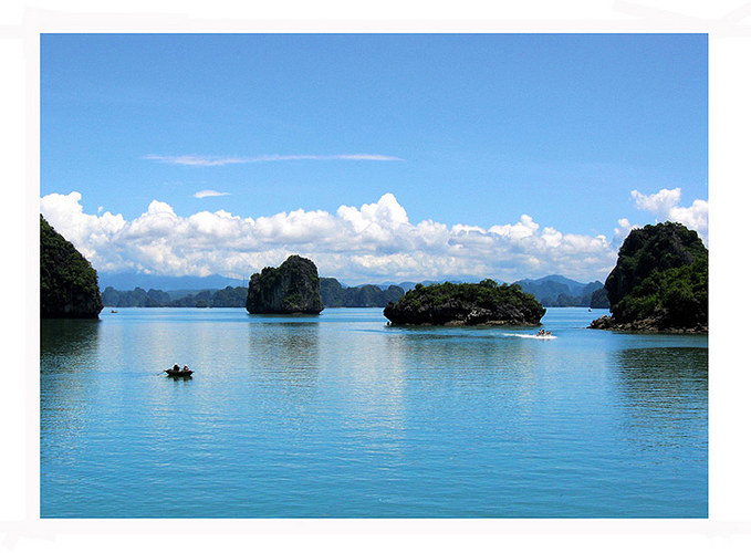 Blue (Halong bay - Vietnam)