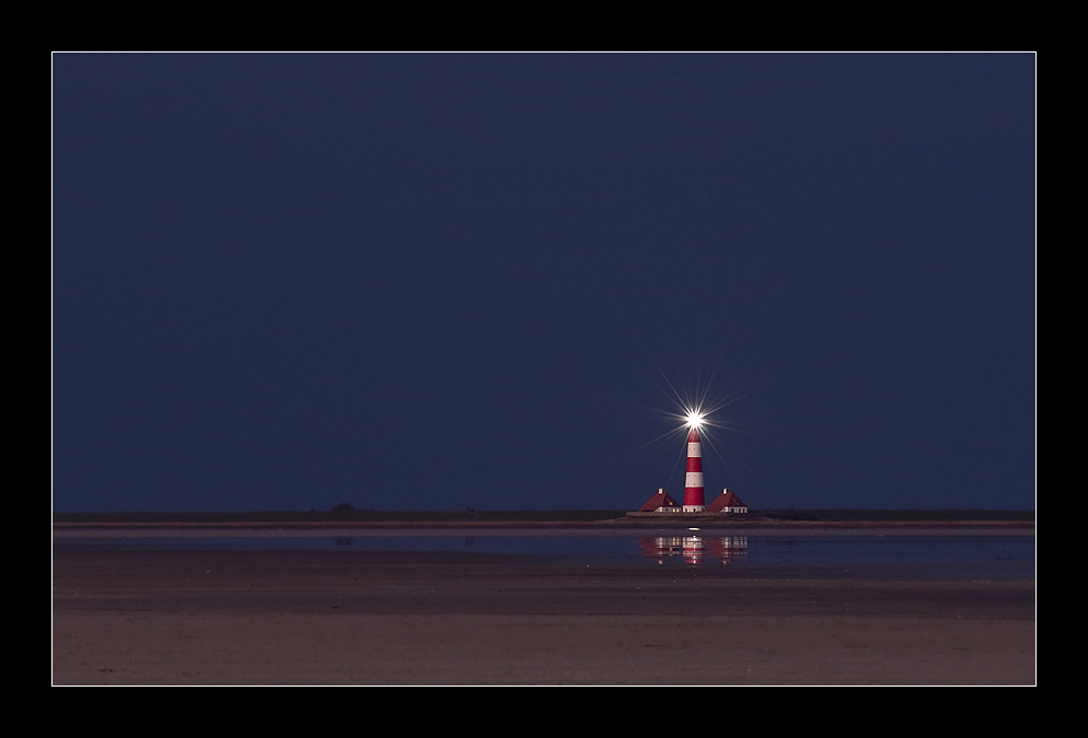 blue hour at the shore of  "saint peter ording" - spo zur blauen stunde -