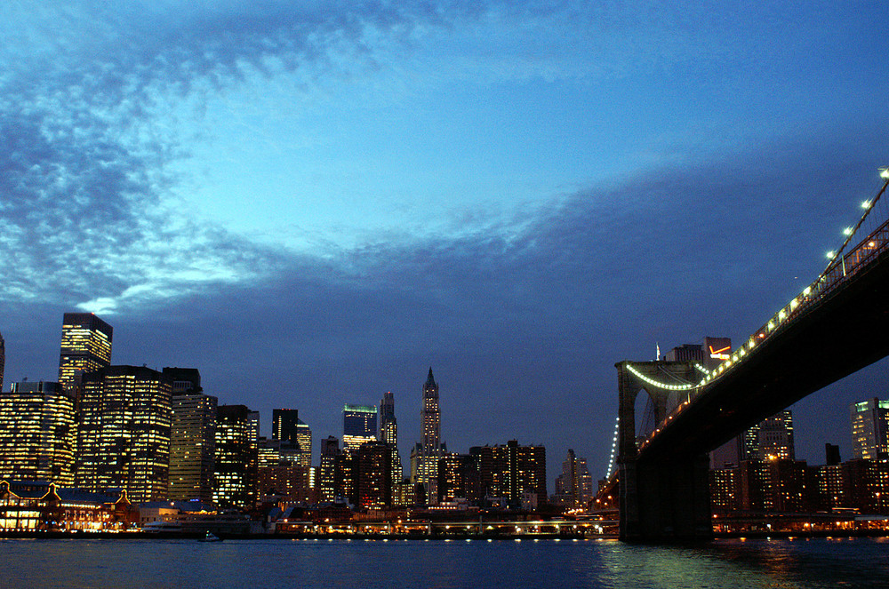 blue hour brocklyn bridge