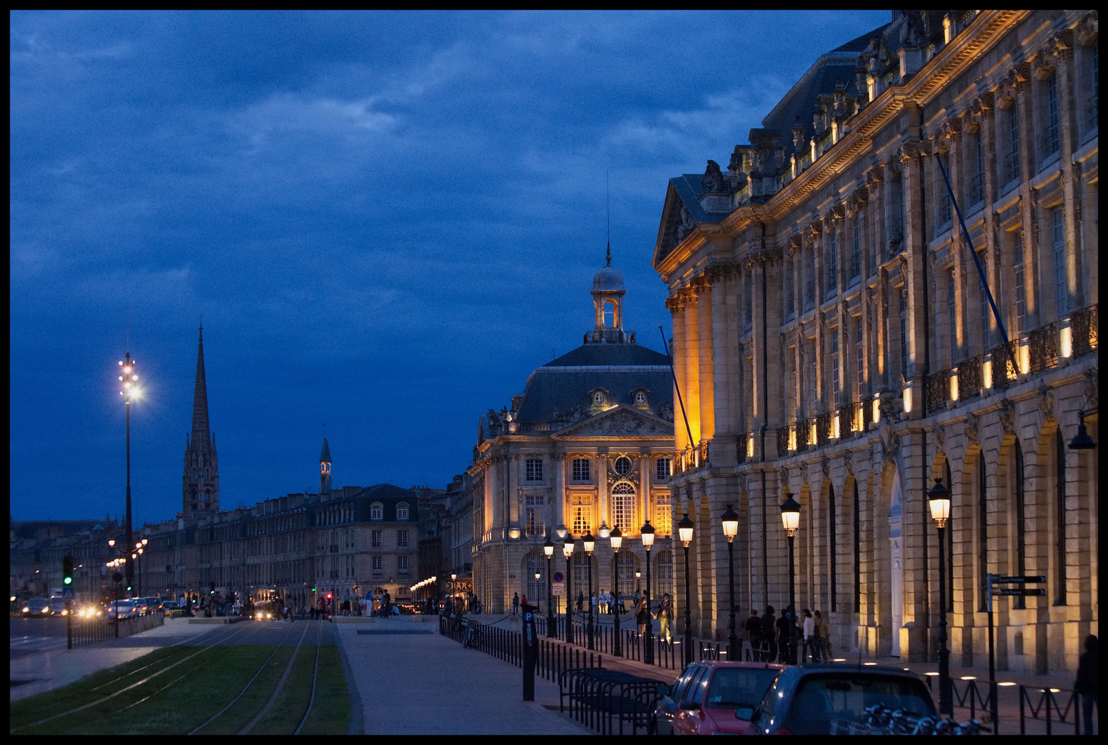 Blue Hour in Bordeaux (1)