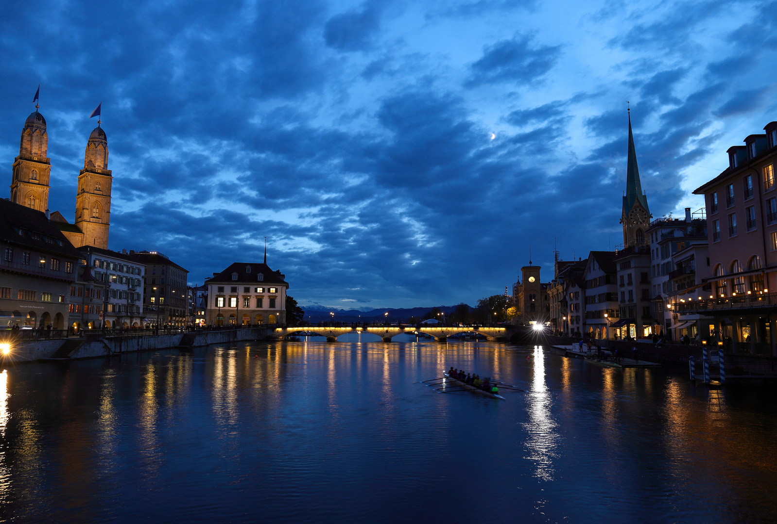 Blue Hour in Zurich Foto Bild architektur europe Blue Hour in Zurich Foto Bild architektur europe