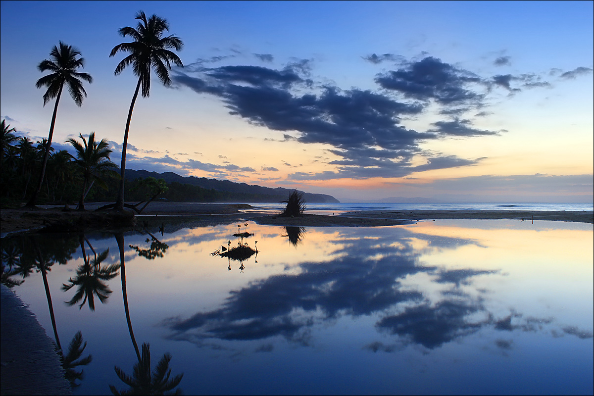 blue lagoon hour