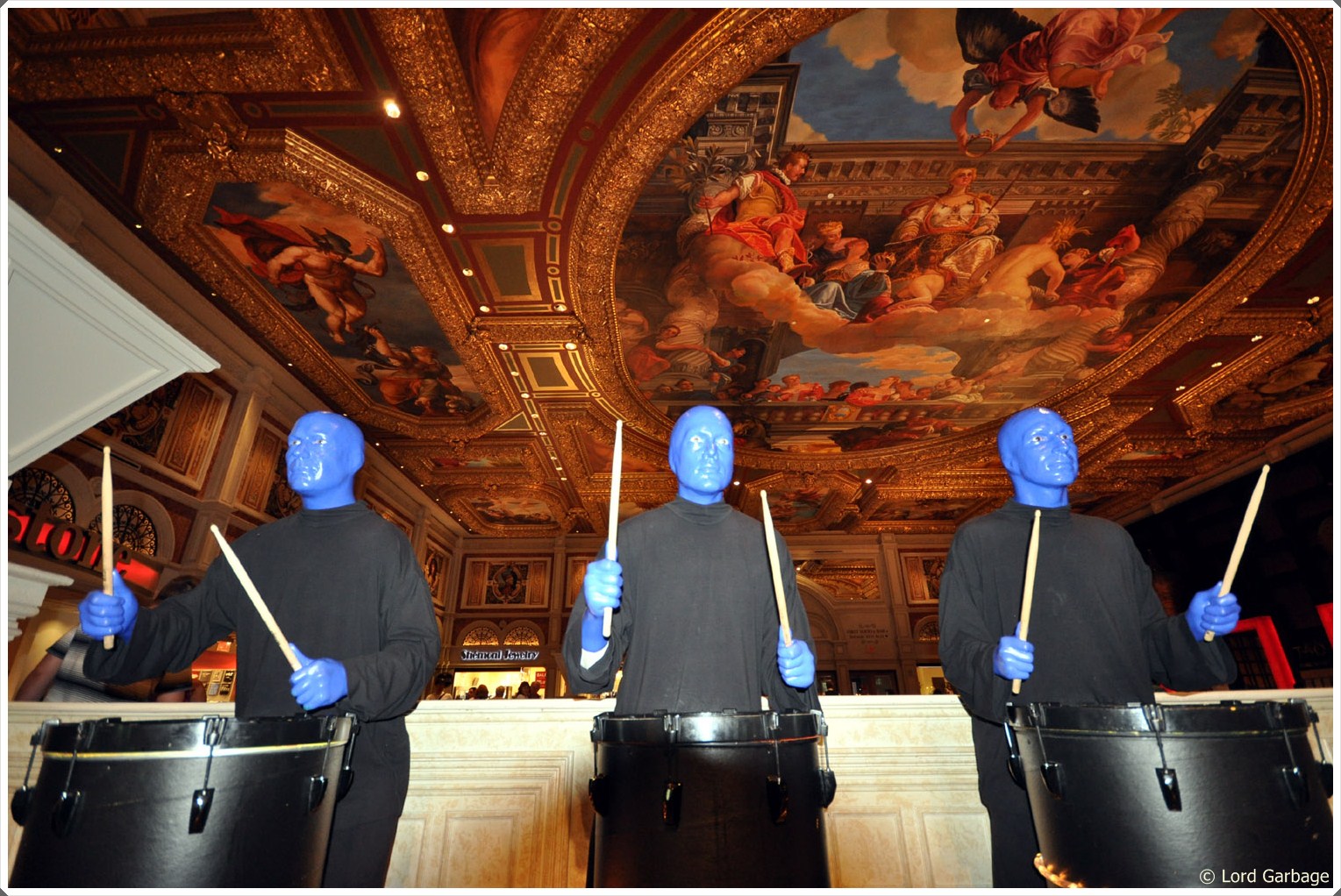 blue men in venice