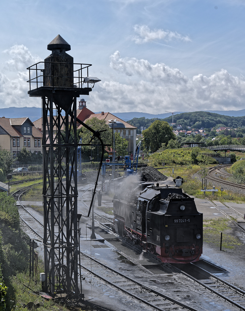 Blue Monday - Bekohlungsanlage und Wasserturm