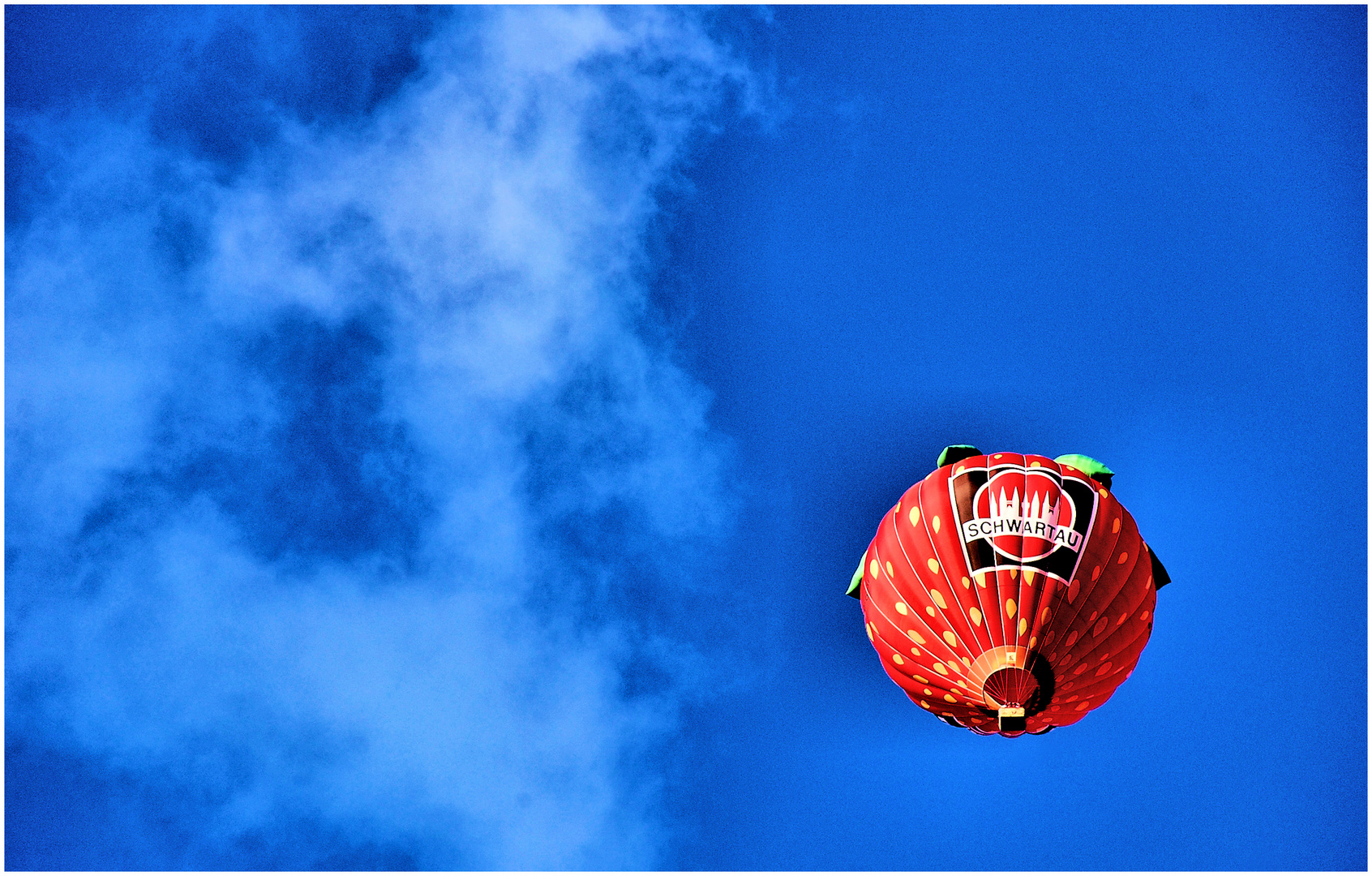 Blue Monday - Die fliegende Erdbeere