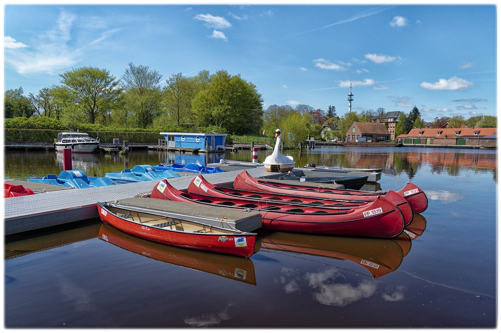 Blue Monday - Hafen Aurich am Ems-Jade Kanal