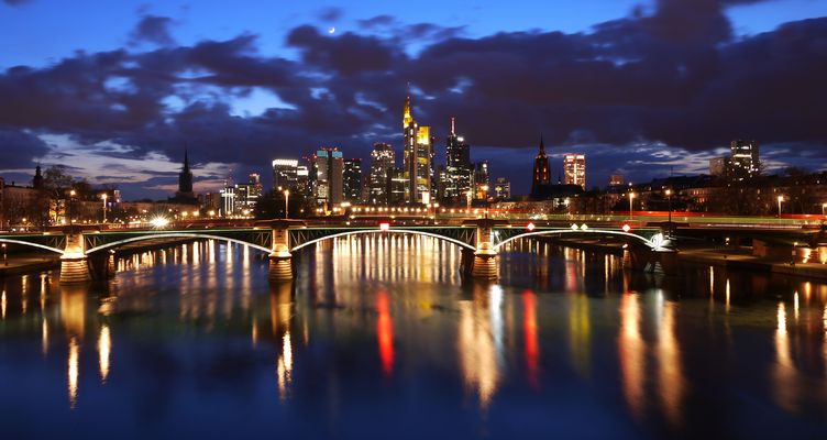 Blue Monday in Mainhattan