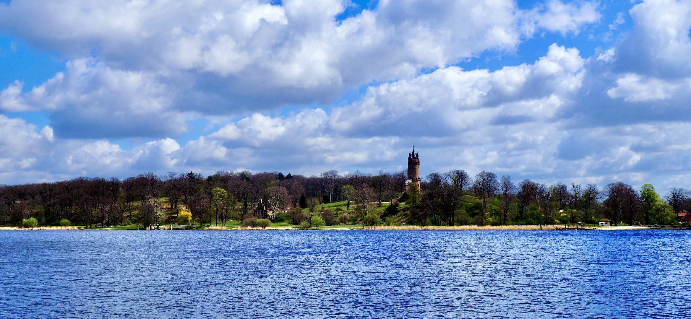 Blue Monday - Park Babelsberg mit dem Flatowturm