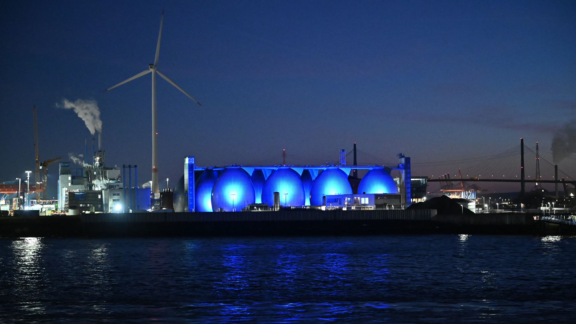 „blue night“ an der Elbe