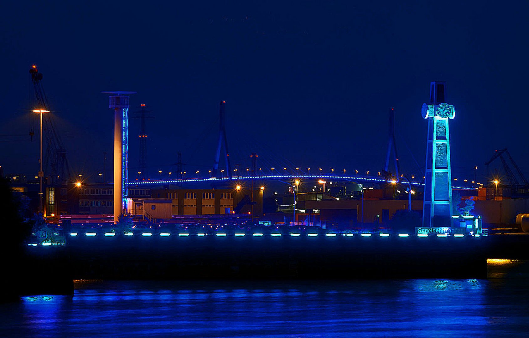 Blue Port Hamburg 2012, segelschiffhafen und Köhlbrandbrücke