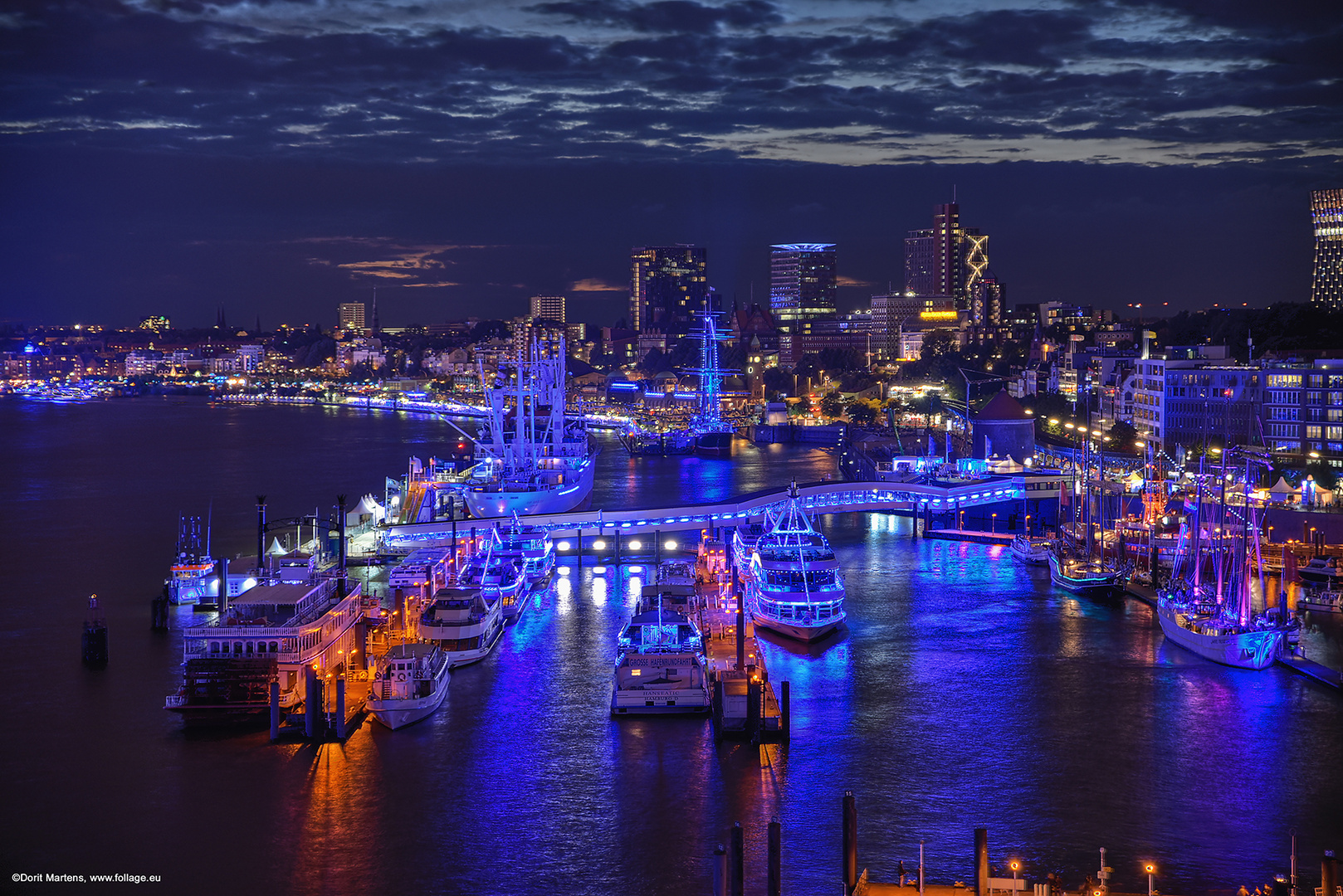 Blue Port Hamburg 2017 - Blick auf den Hafen und die Stadt -