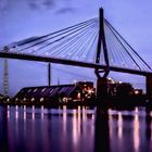 Blue Port Hamburg - die Köhlbrandbrücke .....