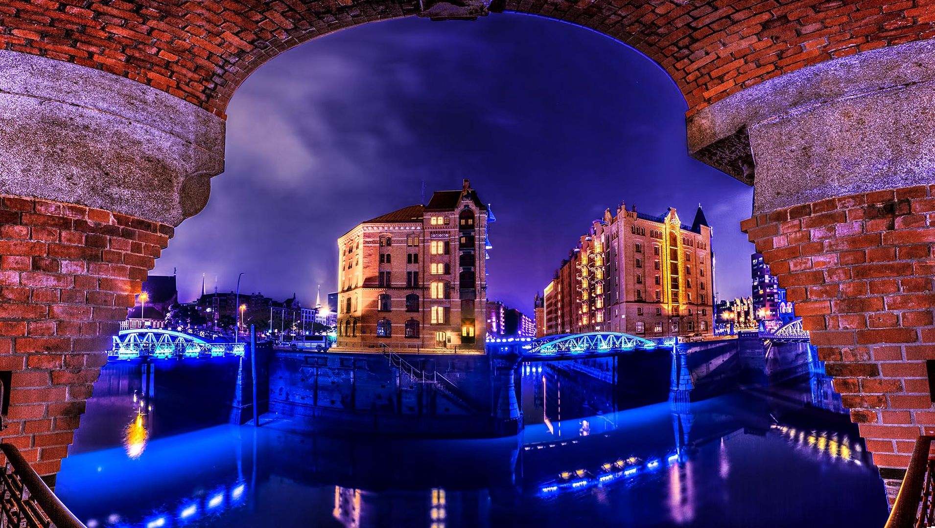 Blue Port in der Speicherstadt -2-