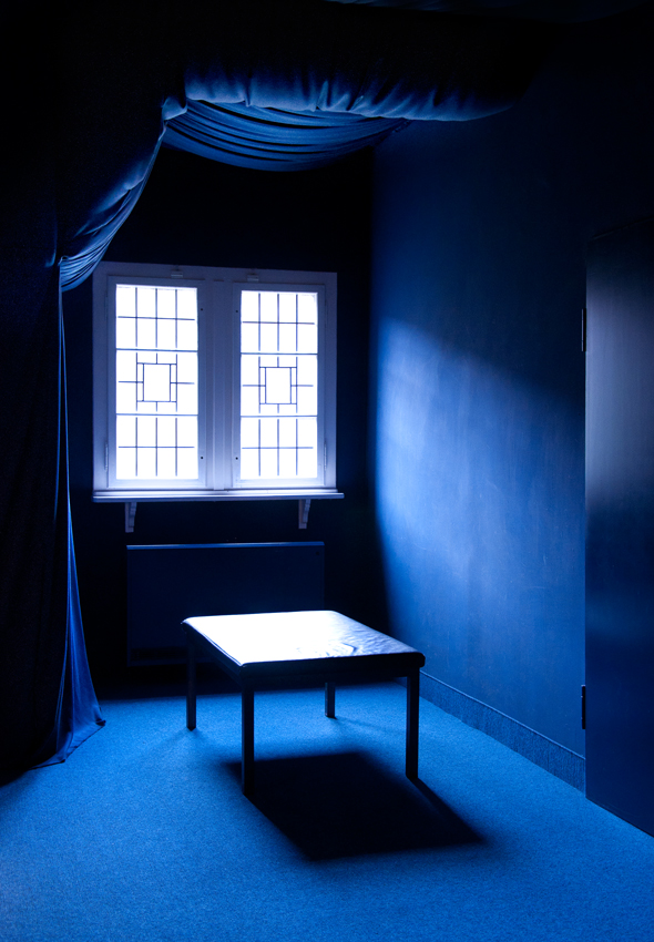 blue room