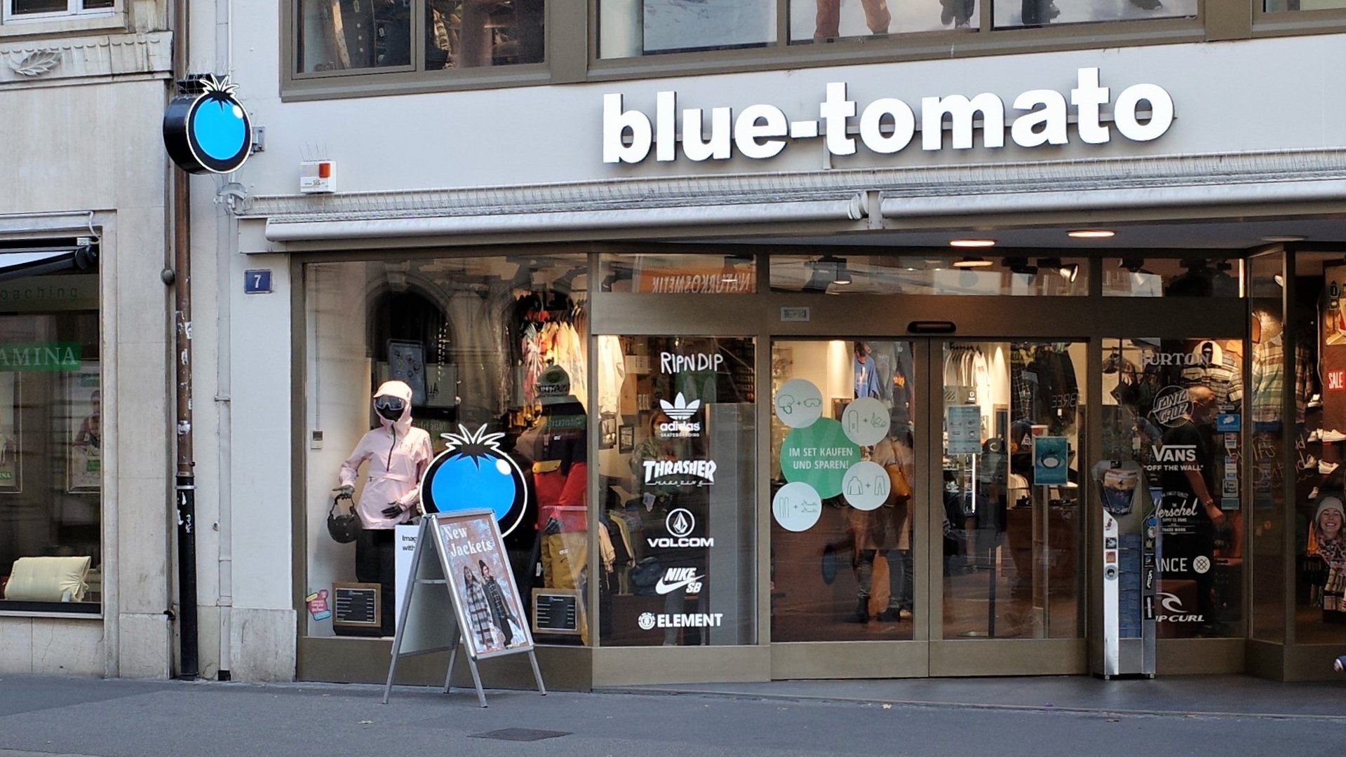 Blue-Tomato