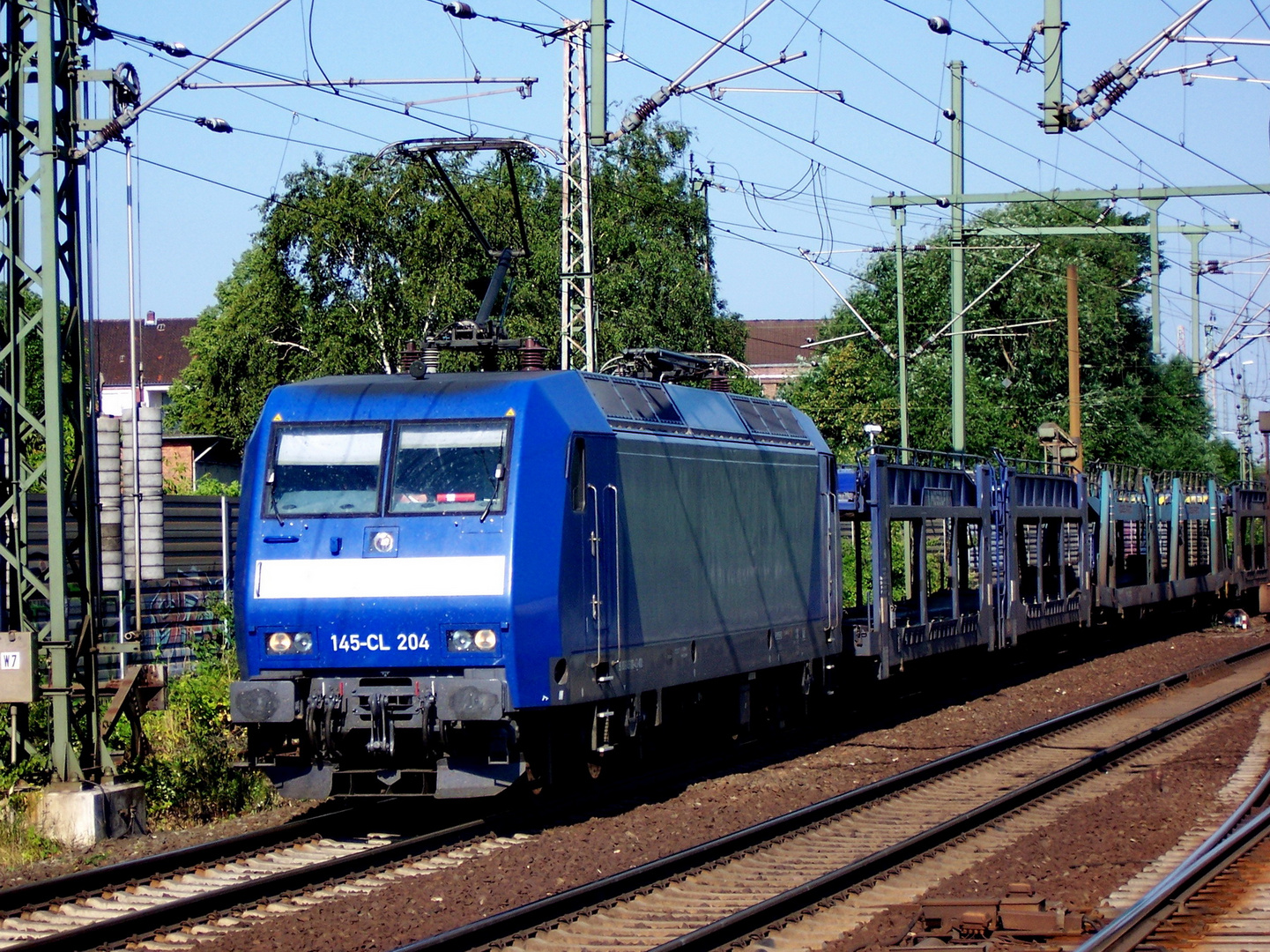 blue train - in Hannover-Linden