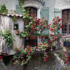 blühender Balkon in der Provence