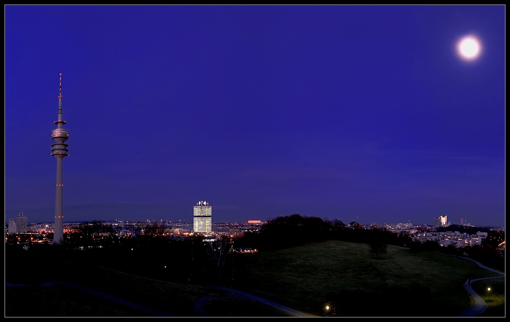 BLUEMOON over Munich