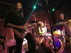 Blues BluesLash Kiste Stgt -p30-424-col +Bluesfotos