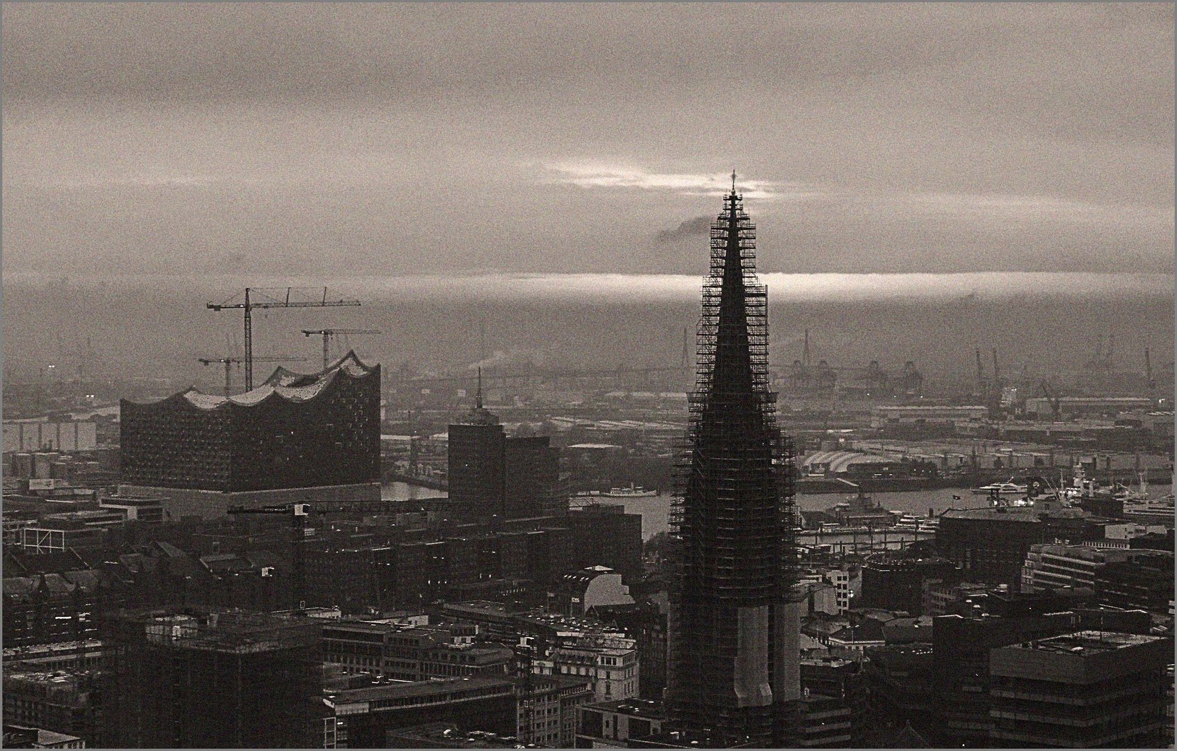 Blues-Stimmung über der Stadt...