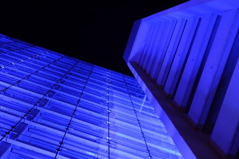 Bluewintower in Zürich by night