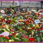Blumen, Kerzen und Worte für Alexei Nawalny