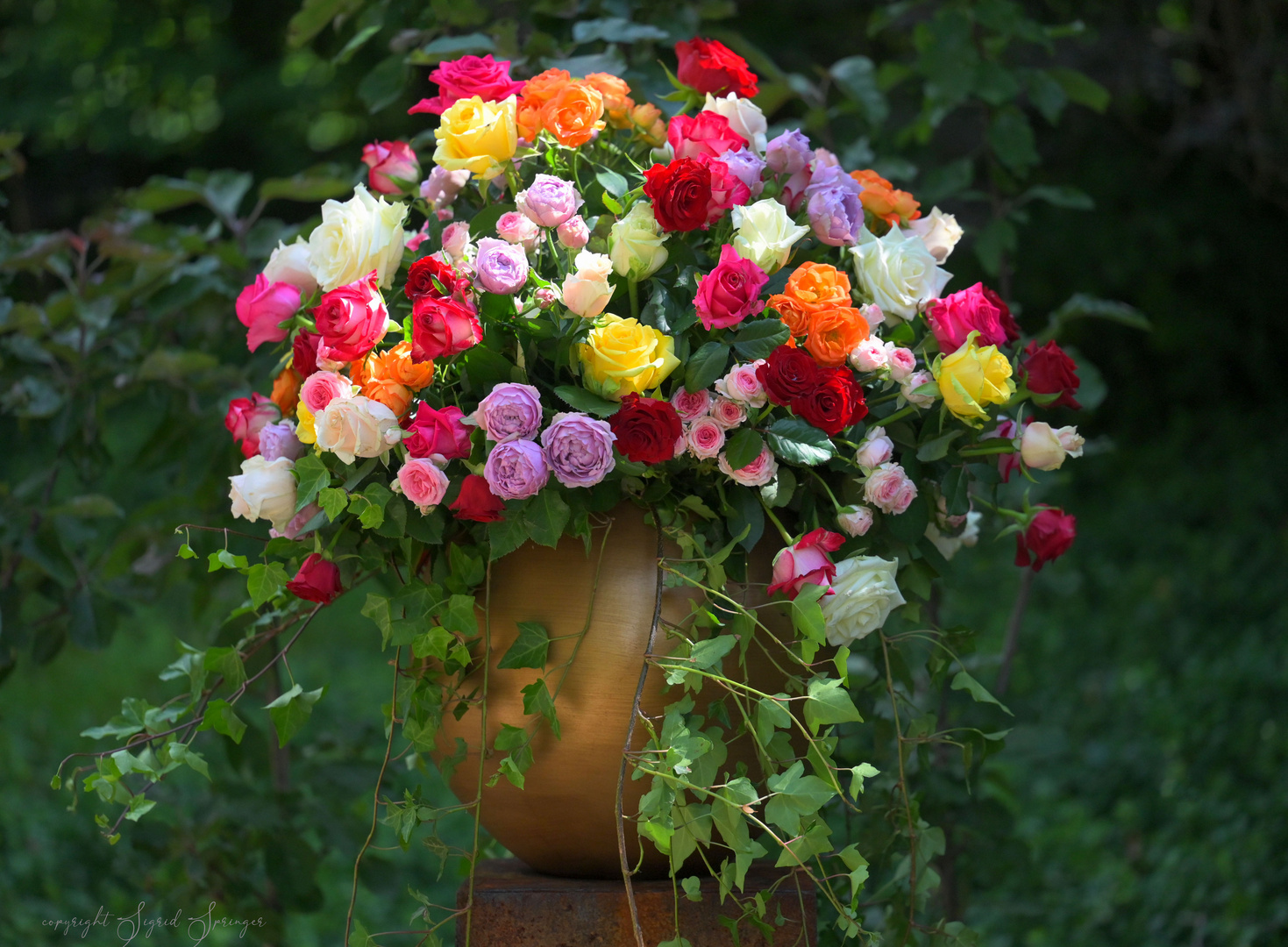 Blumenarrangement auf dem Rosenfest in Arcen