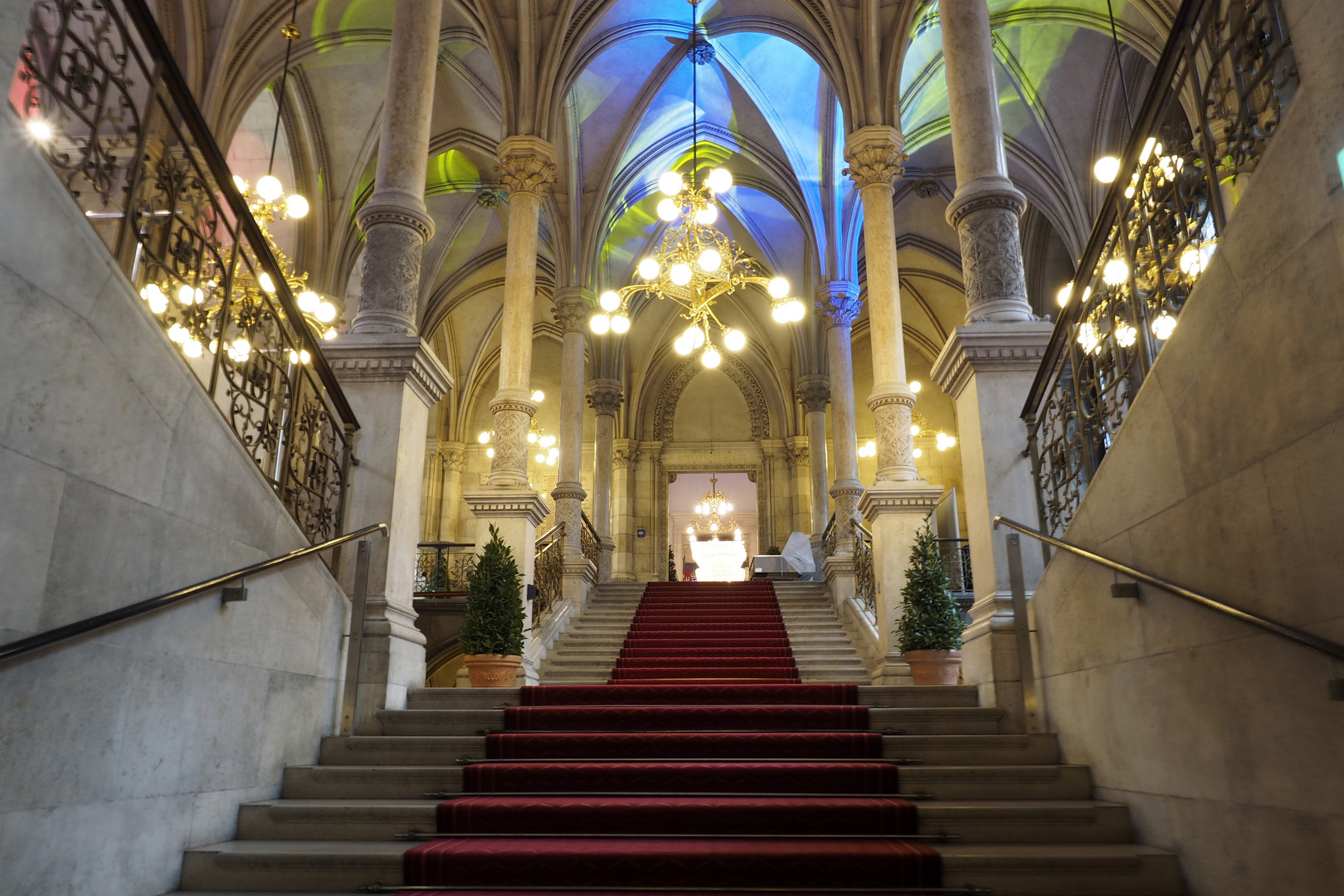 Blumenball in Wiener Rathaus