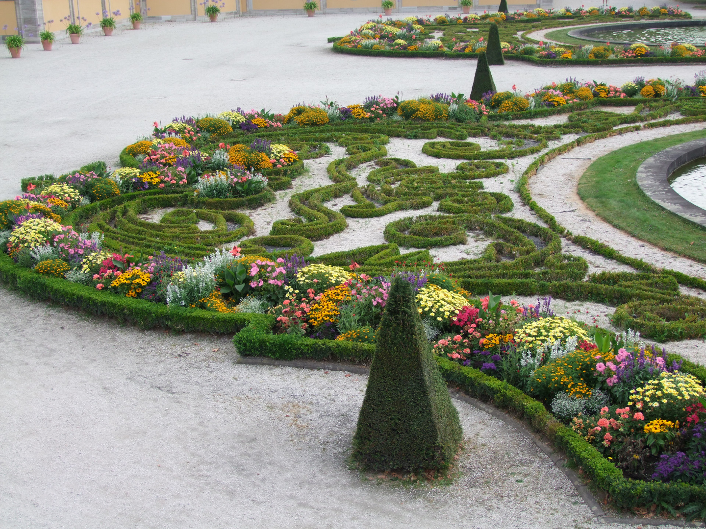 Blumenbeete im Brühler Schlosspark